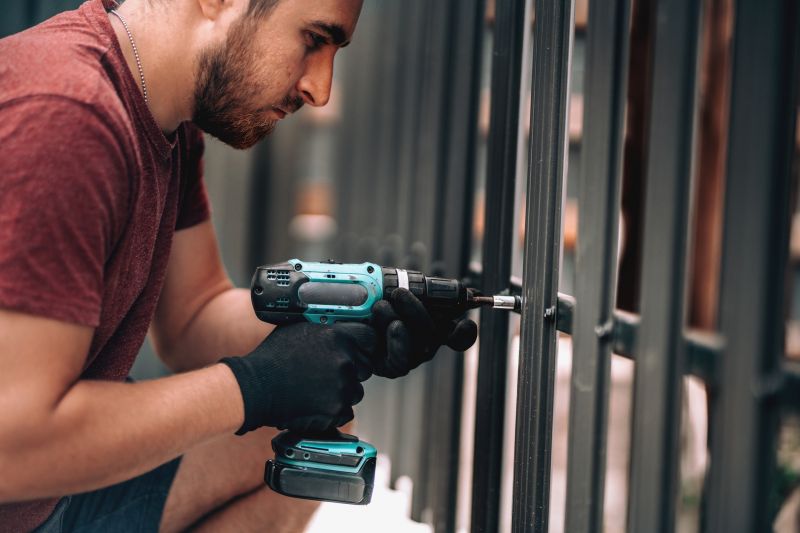 Residential Fence Painting Service